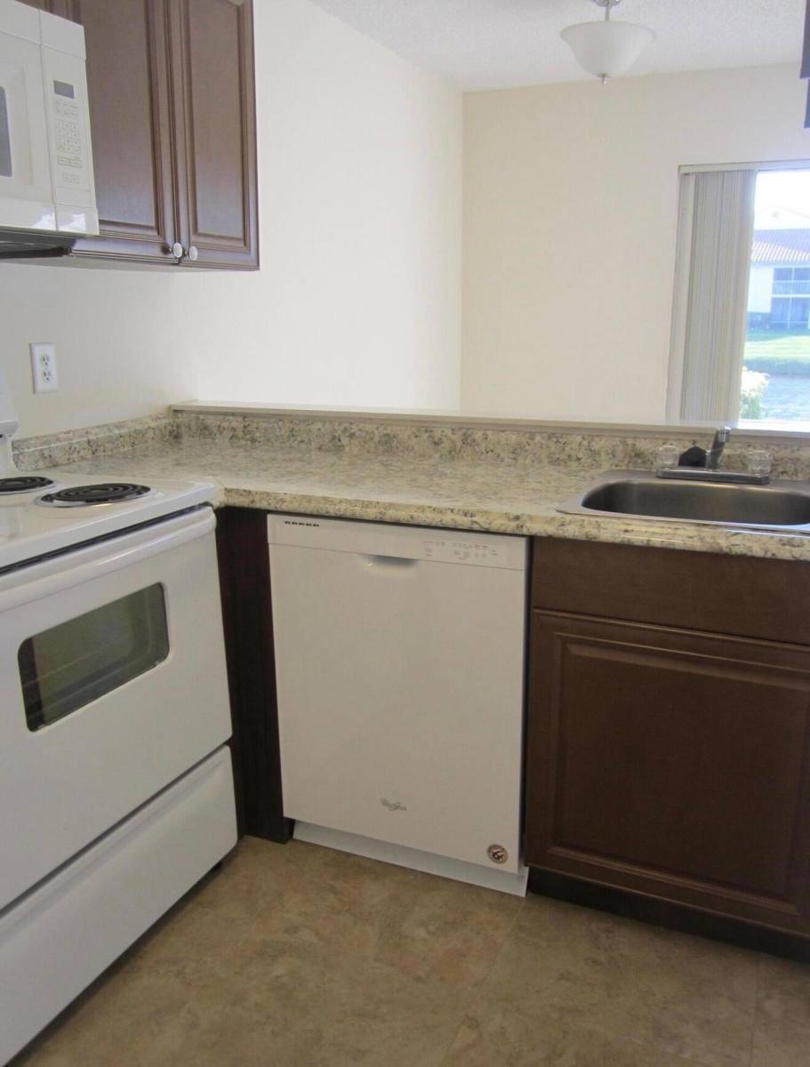 Condo for rent at 7103 Glenmoor Dr, West Palm Beach, FL 33409