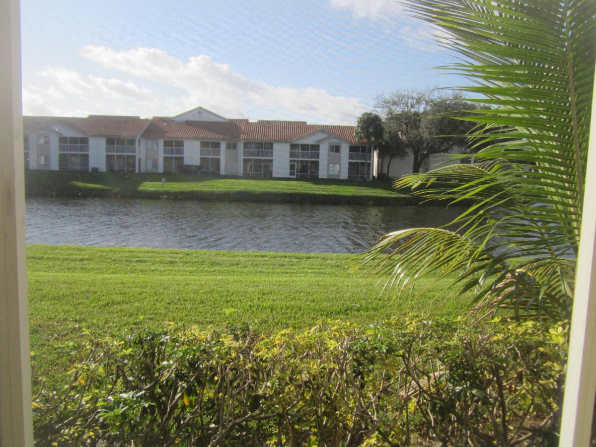 Condo for rent at 7103 Glenmoor Dr, West Palm Beach, FL 33409