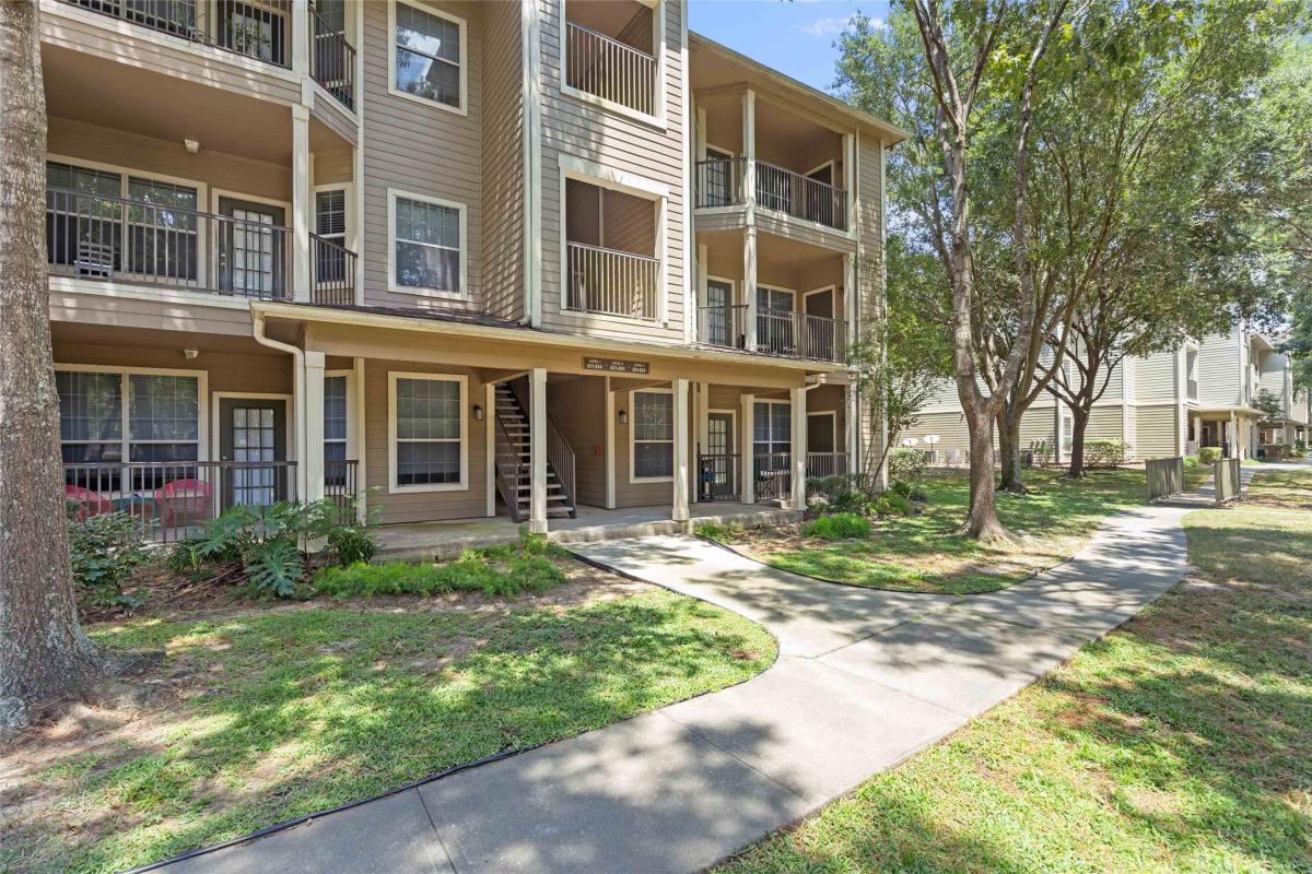 Apartment for rent at 2400-424 Spring Rain Dr, Spring, TX 77379