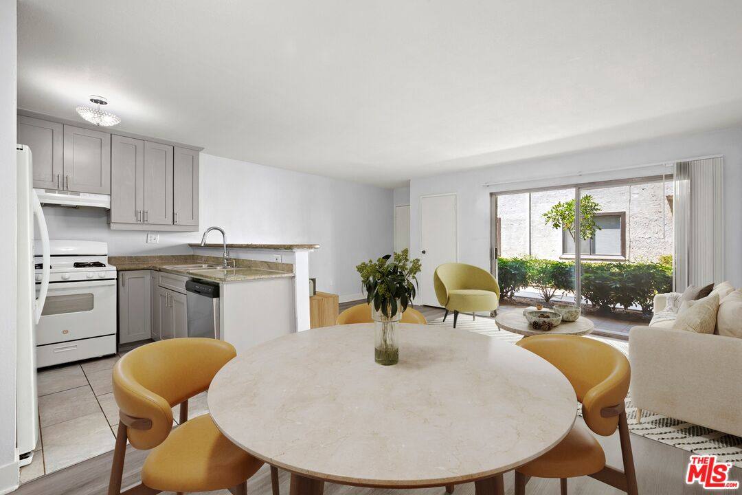 Condo for rent at 18530 Hatteras St #115, Tarzana, CA 91356