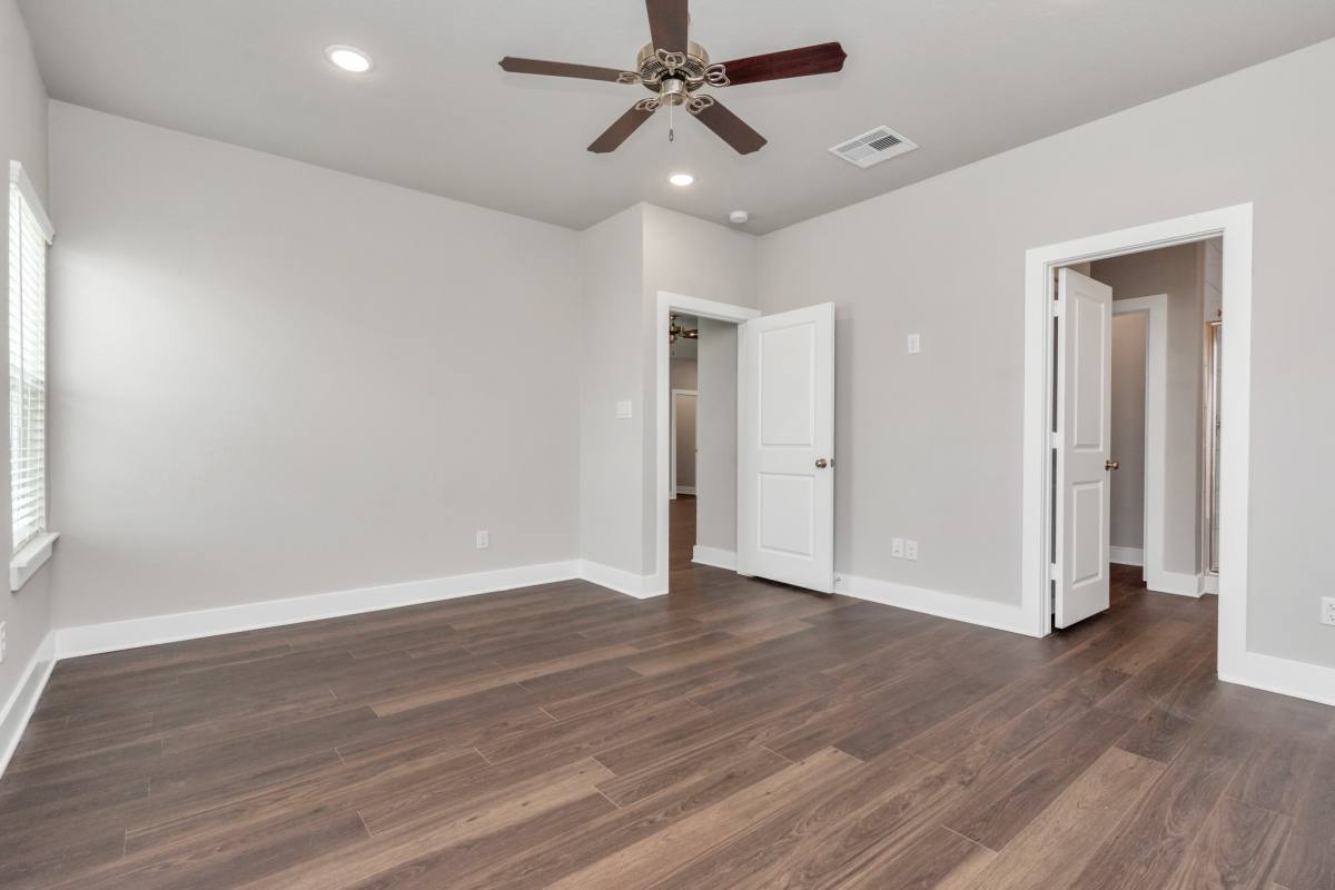 Apartment for rent at 10638 Cascade Creek Dr, Rosharon, TX 77583