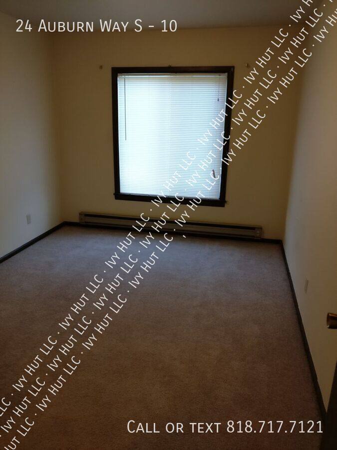 Apartment for rent at 24 Auburn Way S #10, Auburn, WA 98002