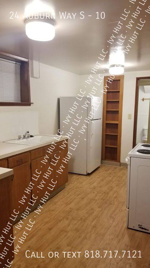 Apartment for rent at 24 Auburn Way S #10, Auburn, WA 98002