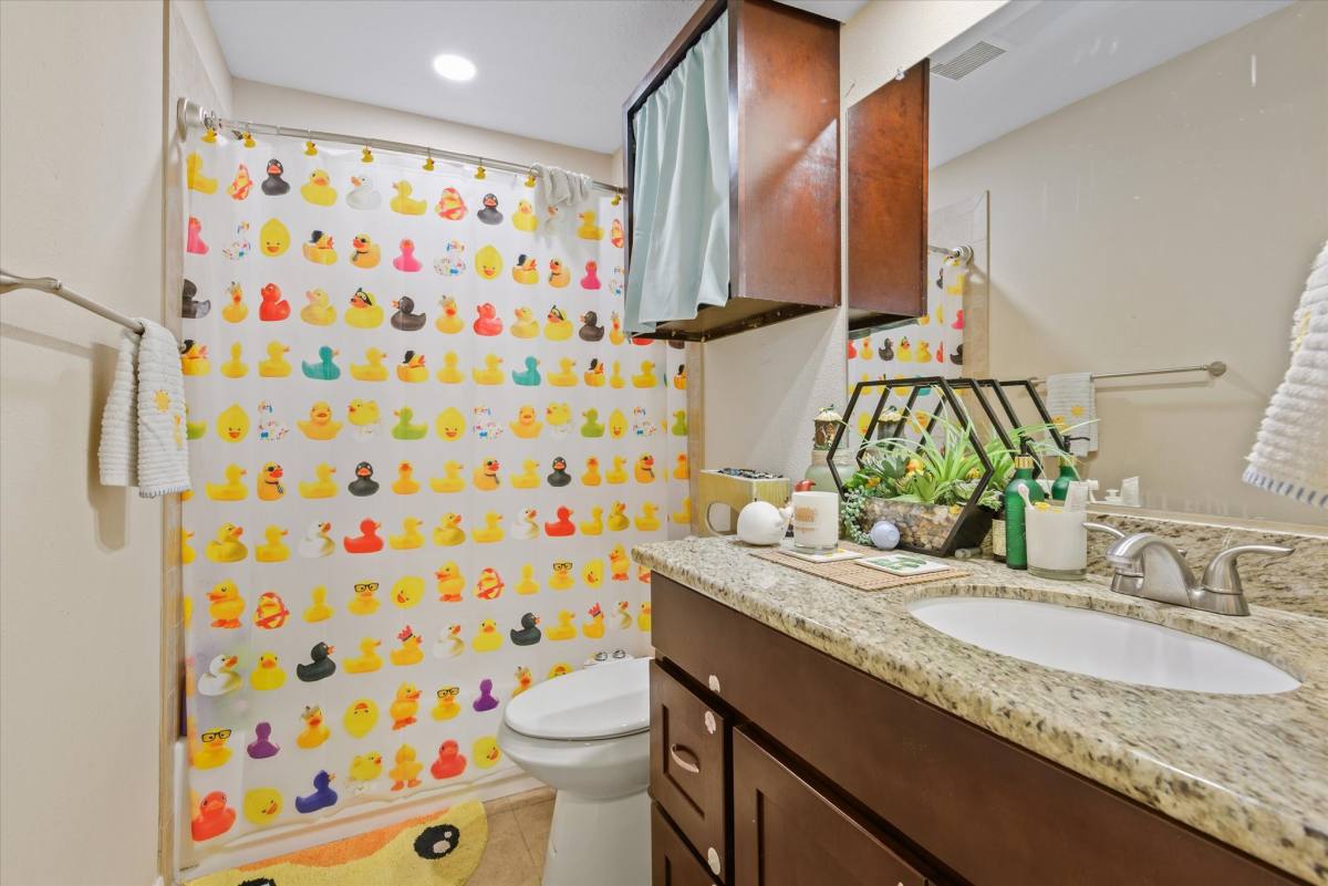 Apartment for rent at 4905 Woodway Ave, Rosenberg, TX 77471