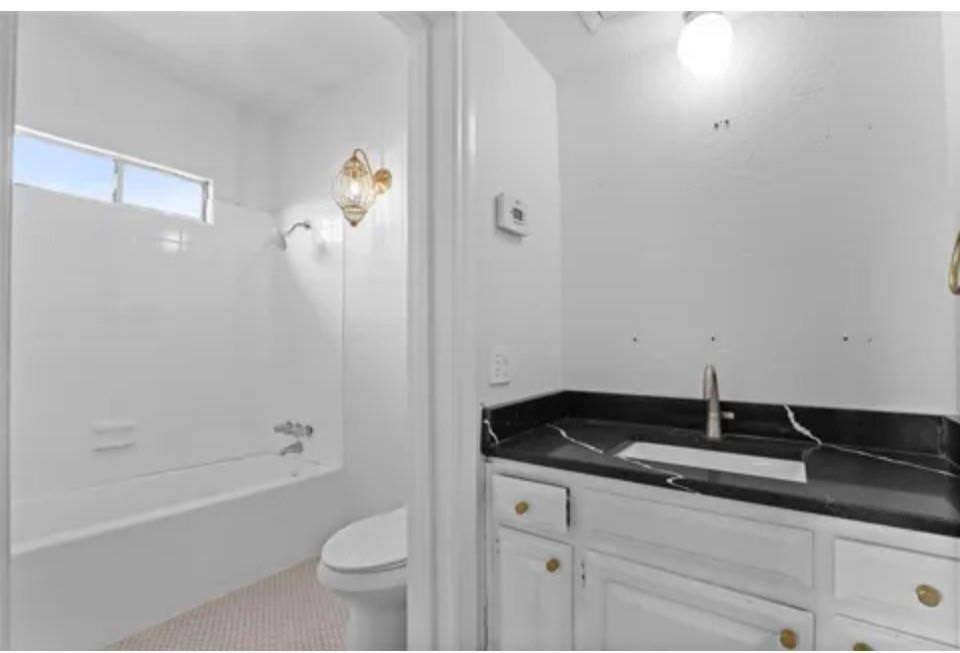 Apartment for rent at 4039 Roswell St, Dallas, TX 75219