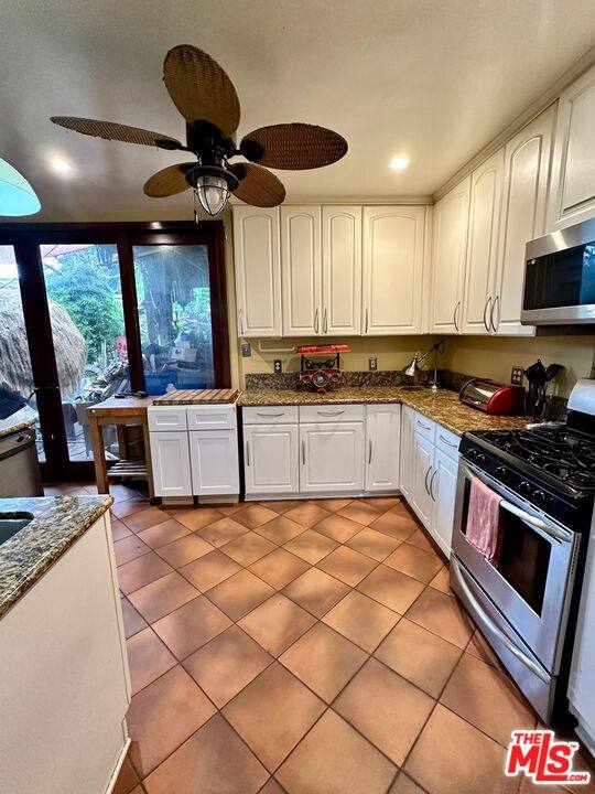 Apartment for rent at 1362 Masselin Ave, Los Angeles, CA 90019