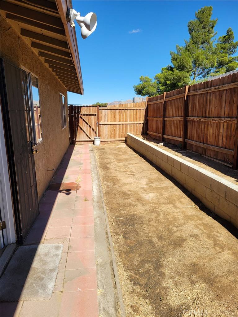 Apartment for rent at 16001 Green Hill Dr #1, Victorville, CA 92394