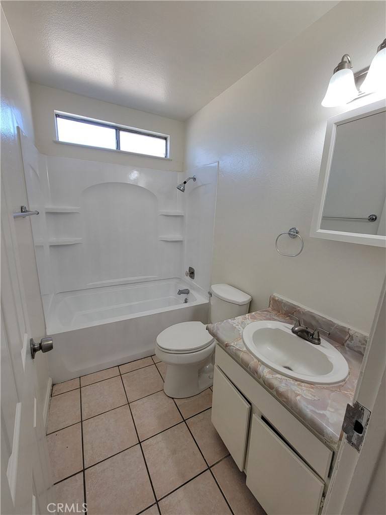 Apartment for rent at 16001 Green Hill Dr #1, Victorville, CA 92394