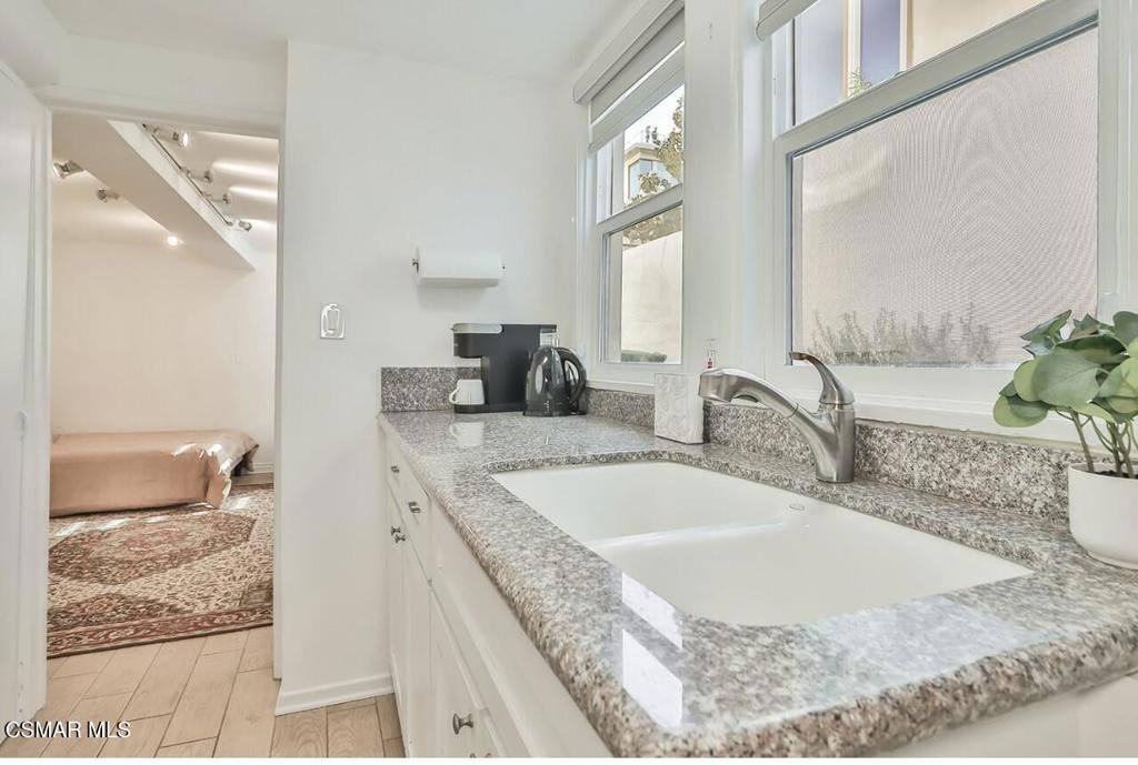 Apartment for rent at 1637 Malcolm Ave, Los Angeles, CA 90024