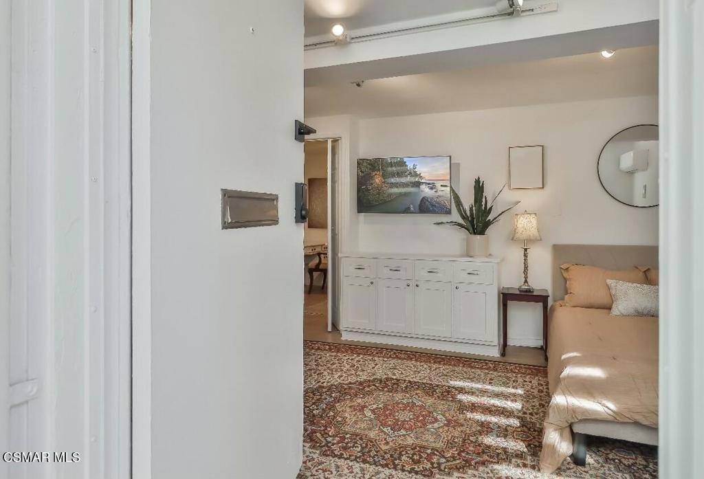 Apartment for rent at 1637 Malcolm Ave, Los Angeles, CA 90024