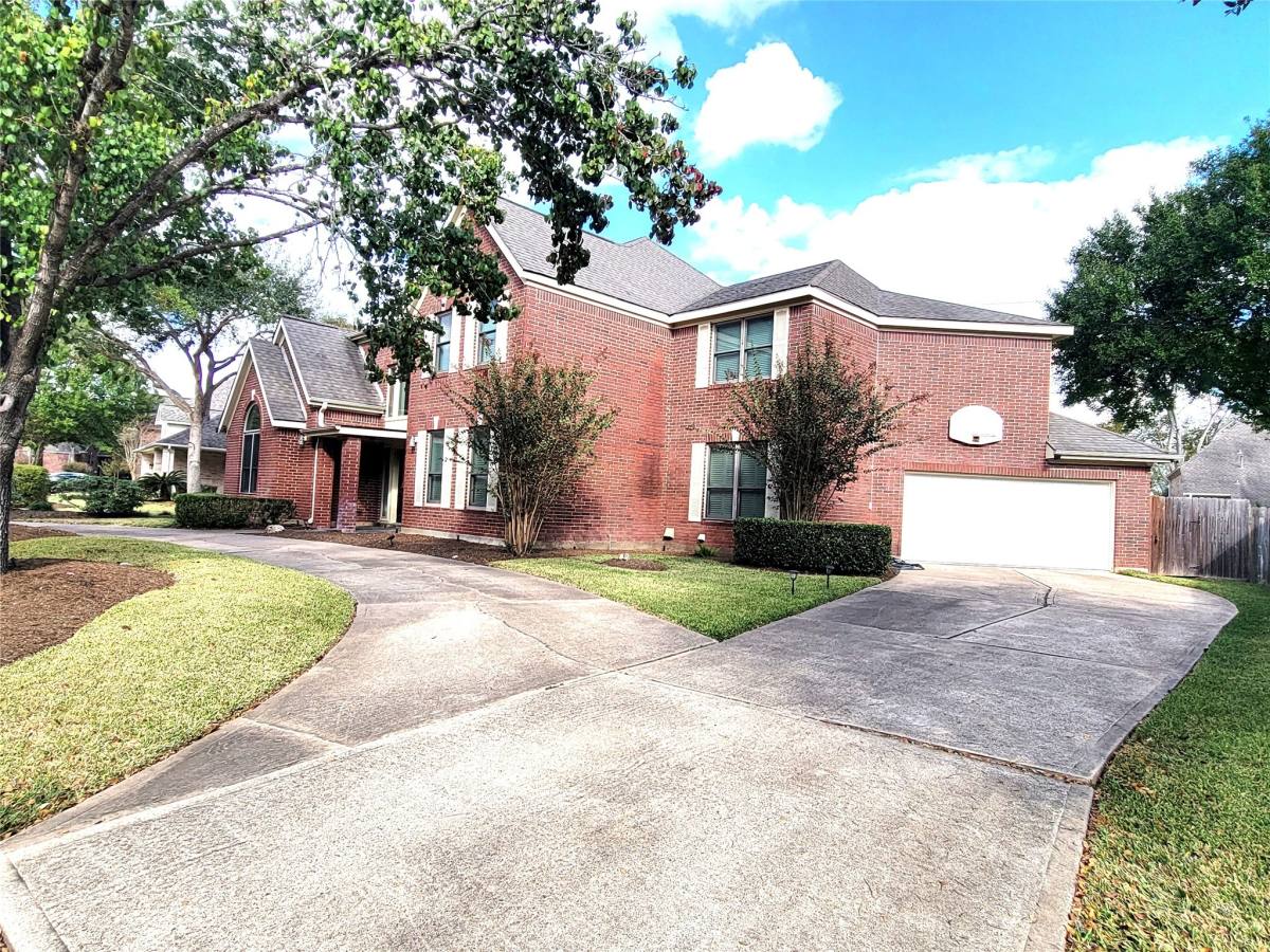 Apartment for rent at 2214 Old S Dr, Richmond, TX 77406