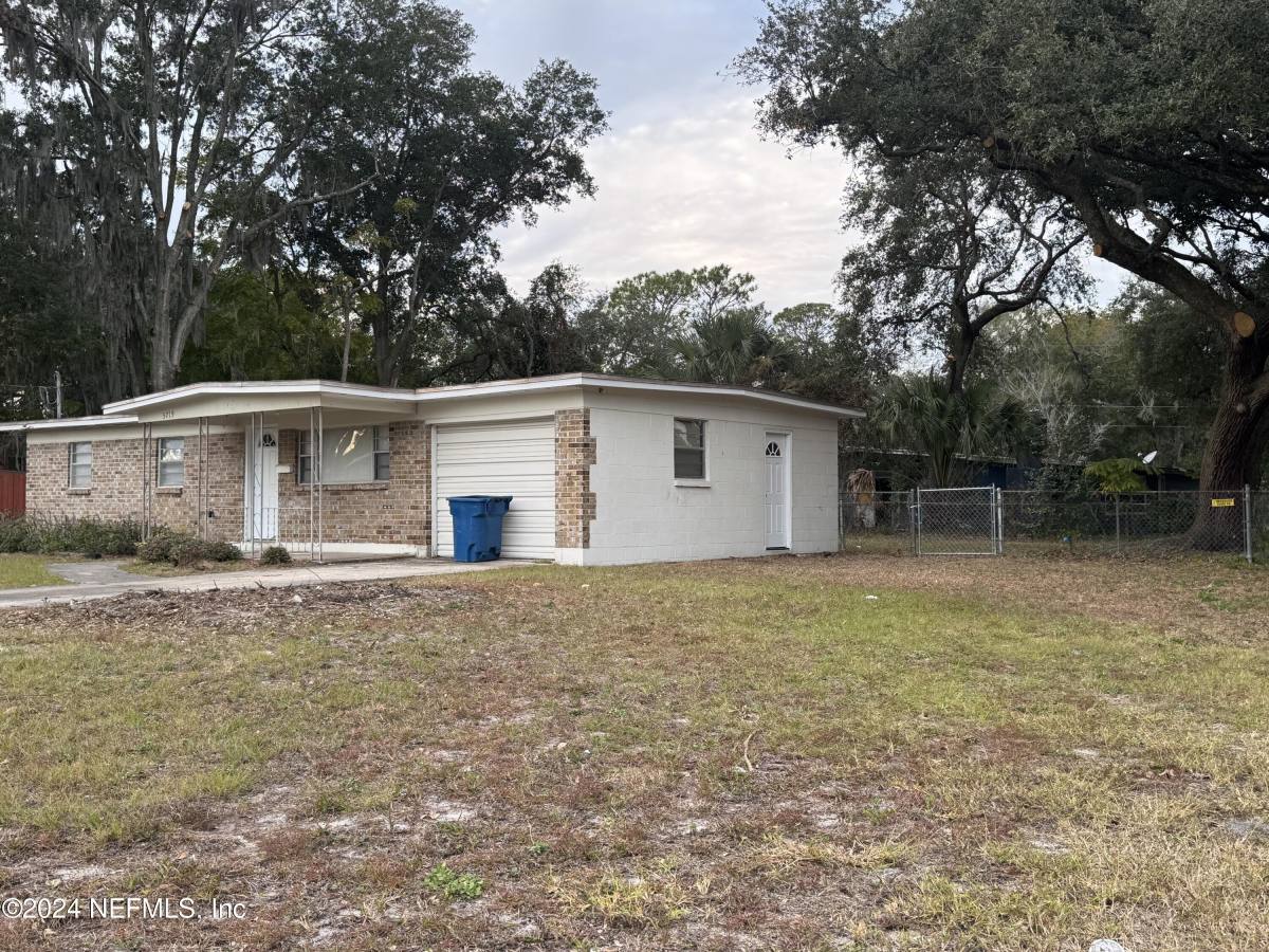 Apartment for rent at 5719 Marlin Court, Jacksonville, FL 32277