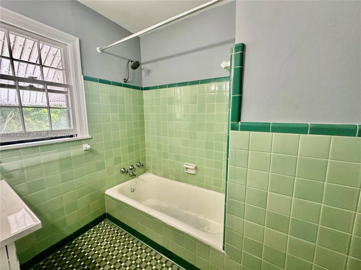 Apartment for rent at 1260 NE 115th St #2, Miami, FL 33161