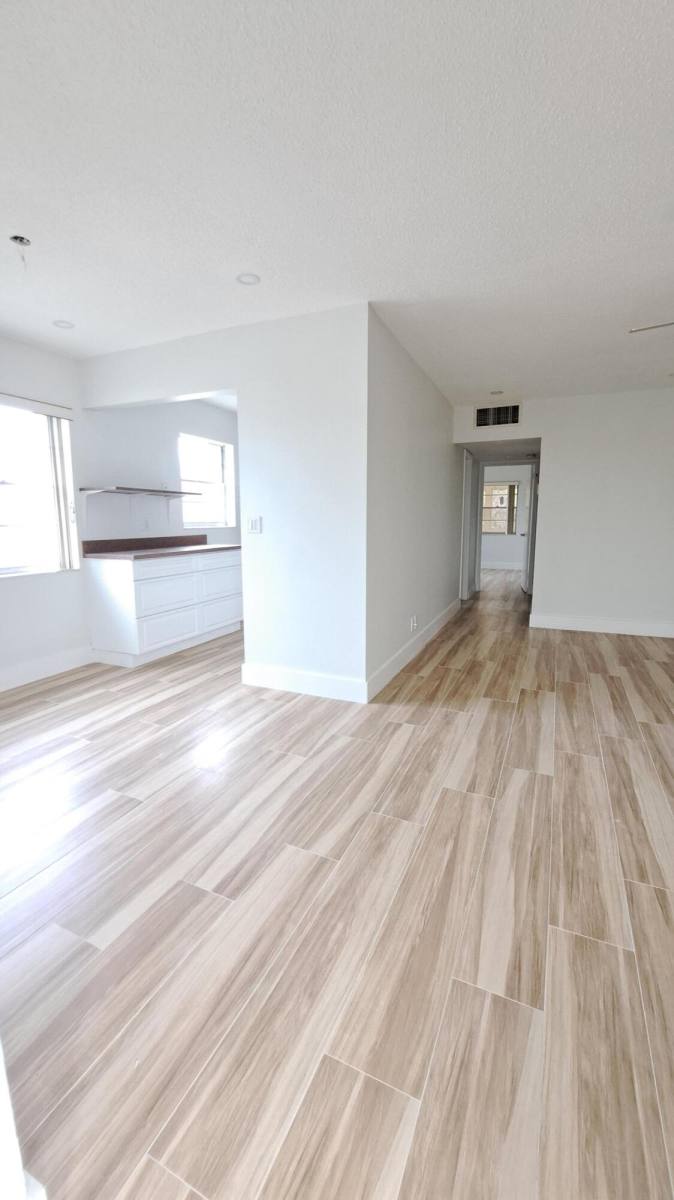 Apartment for rent at 11 Kingswood E #11, West Palm Beach, FL 33417