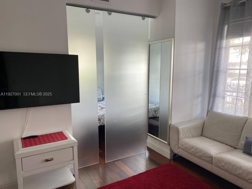 Apartment for rent at 526 15th St #526-2, Miami Beach, FL 33139