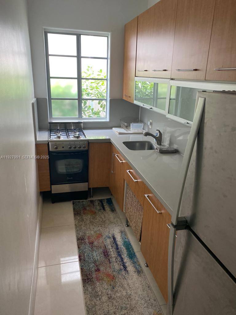 Apartment for rent at 526 15th St #526-2, Miami Beach, FL 33139