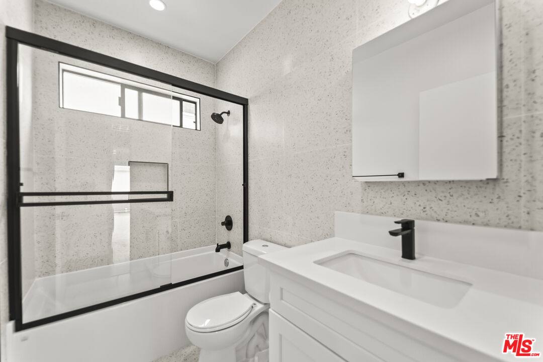 Apartment for rent at 1254 9th St #1254C, Santa Monica, CA 90401