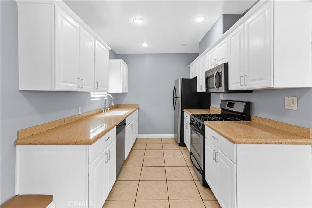 Apartment for rent at 117 S Ivy Ave #117A, Monrovia, CA 91016