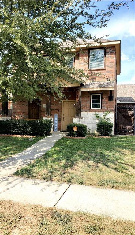 Townhouse for rent at 3015 Tudor Lane, Irving, TX 75060