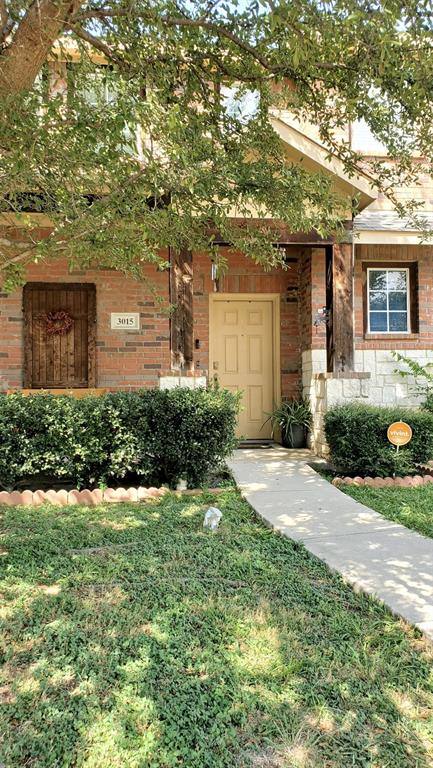 Townhouse for rent at 3015 Tudor Lane, Irving, TX 75060