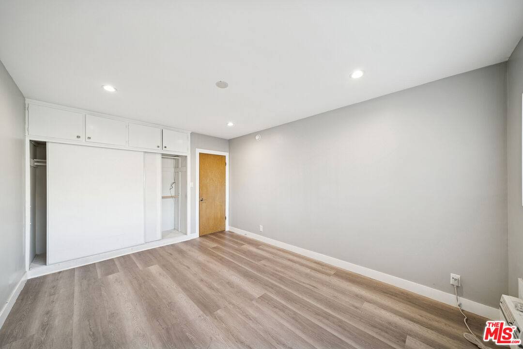 Apartment for rent at 326 S Serrano Ave #326-4, Los Angeles, CA 90020