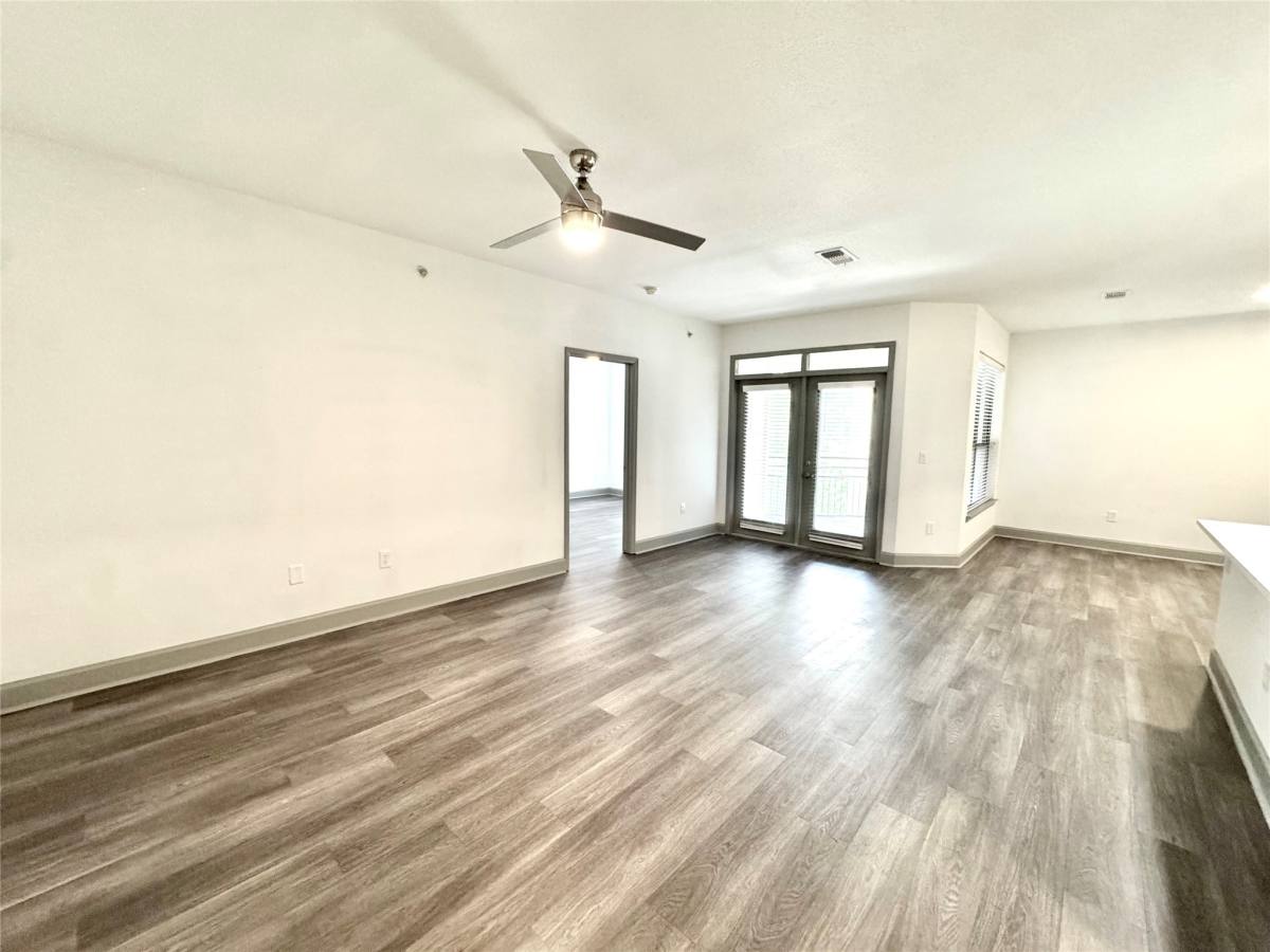 Apartment for rent at 3333 Weslayan St #1113, Houston, TX 77027