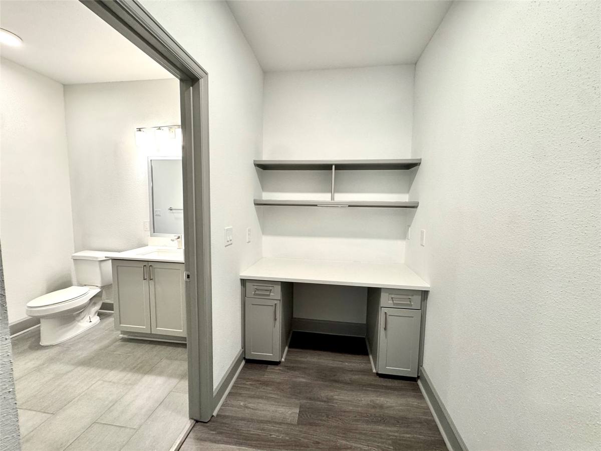 Apartment for rent at 3333 Weslayan St #1113, Houston, TX 77027