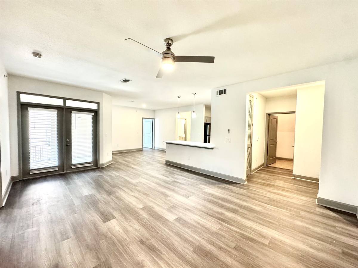 Apartment for rent at 3333 Weslayan St #1113, Houston, TX 77027