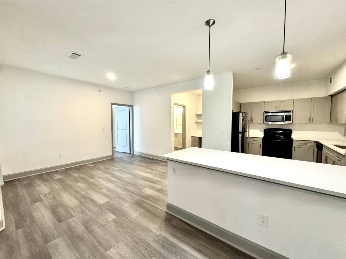 Apartment for rent at 3333 Weslayan St #1113, Houston, TX 77027