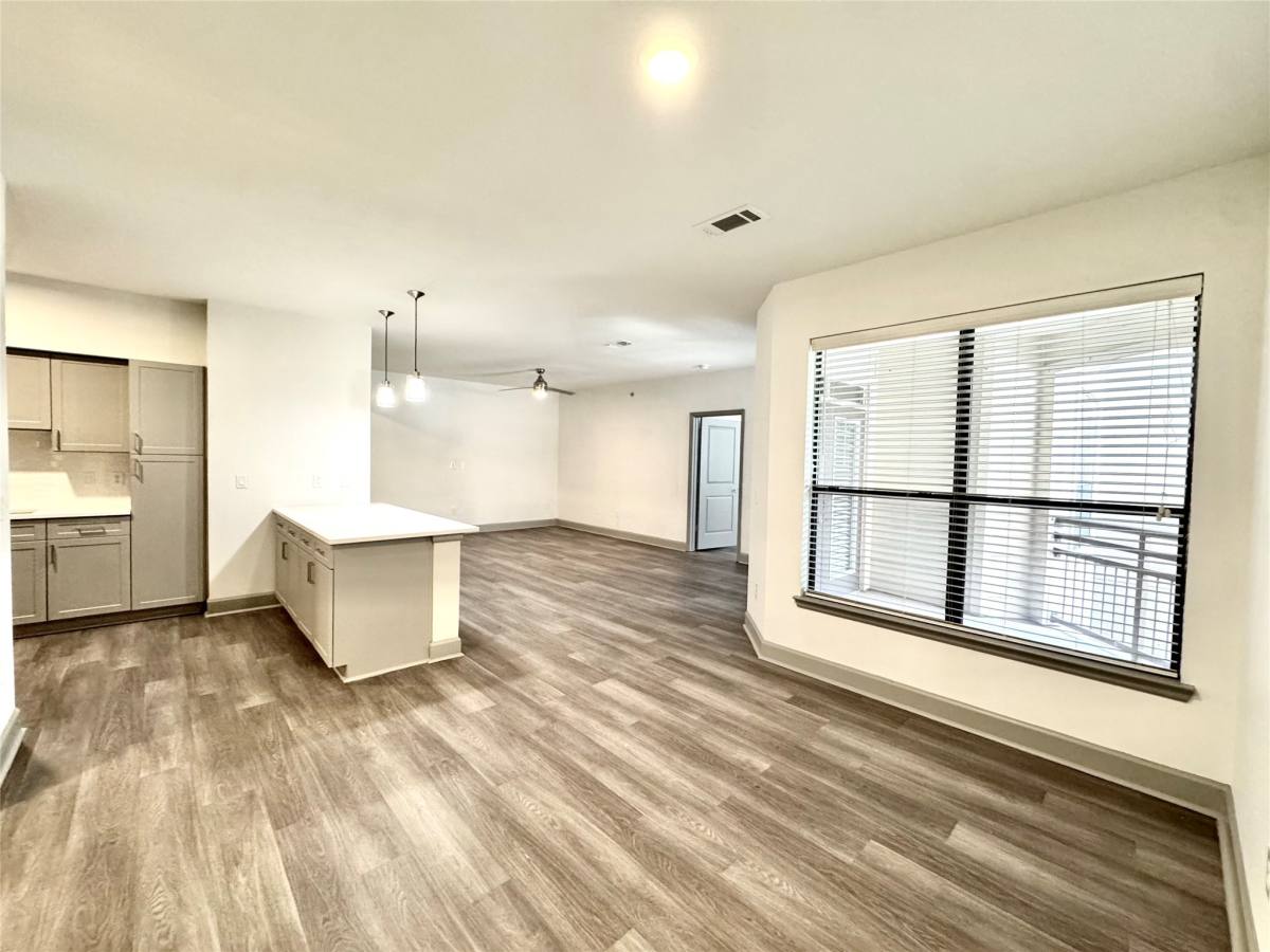 Apartment for rent at 3333 Weslayan St #1113, Houston, TX 77027
