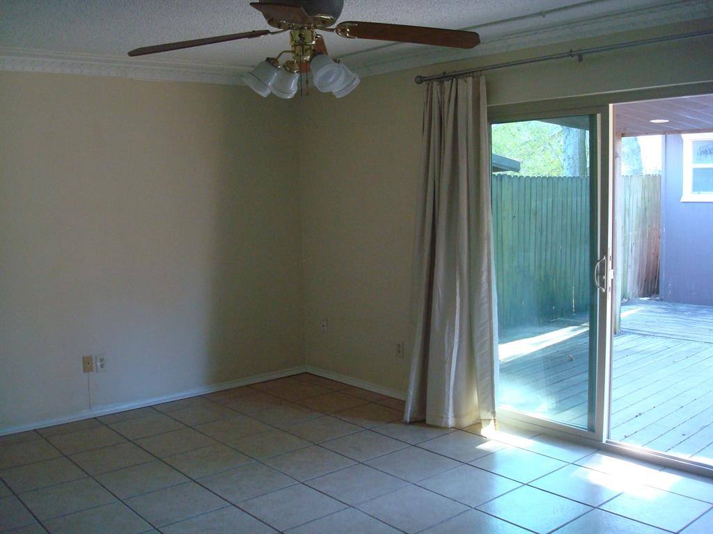 Apartment for rent at 615 E Renfro St #615, Burleson, TX 76028