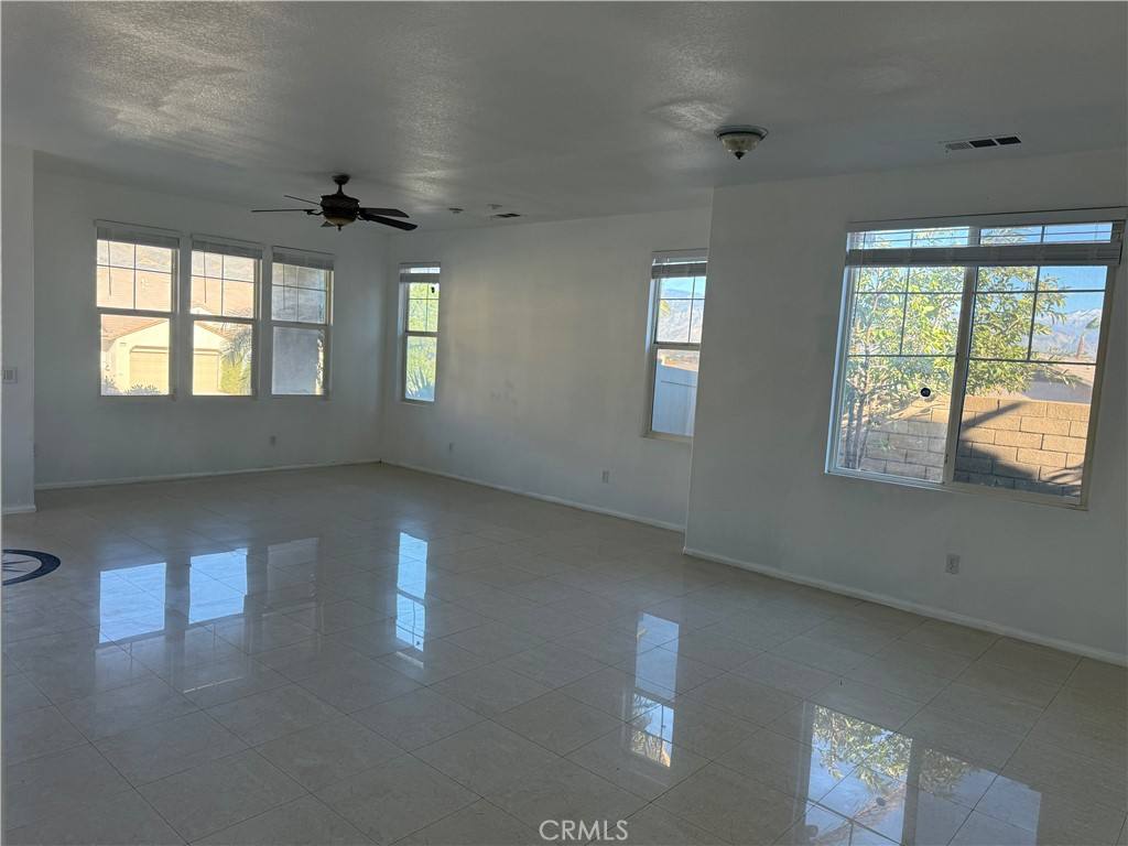Apartment for rent at 1147 Glenwood Court, San Bernardino, CA 92407