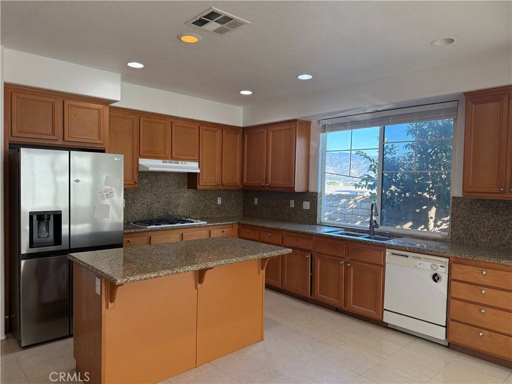 Apartment for rent at 1147 Glenwood Court, San Bernardino, CA 92407