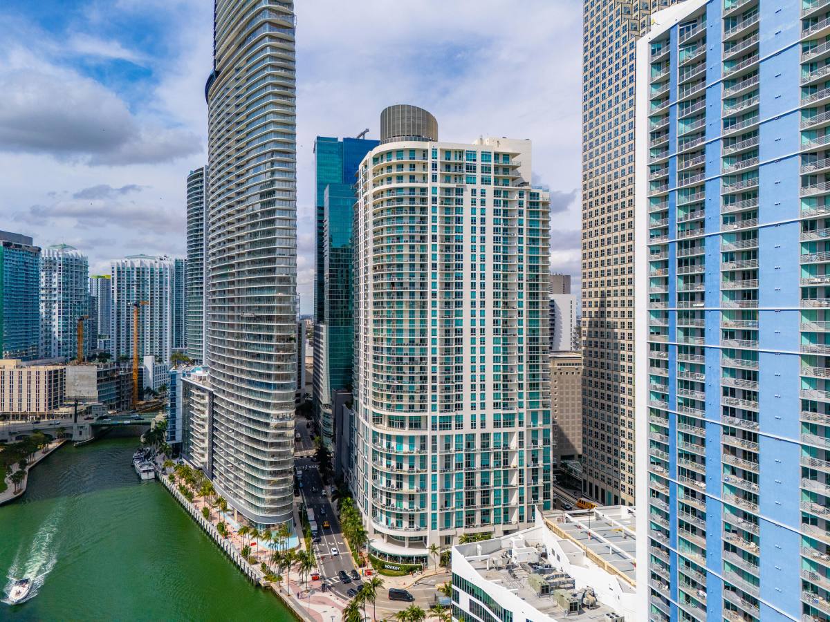 Apartment for rent at 300 S Biscayne Blvd #300T3604, Miami, FL 33131