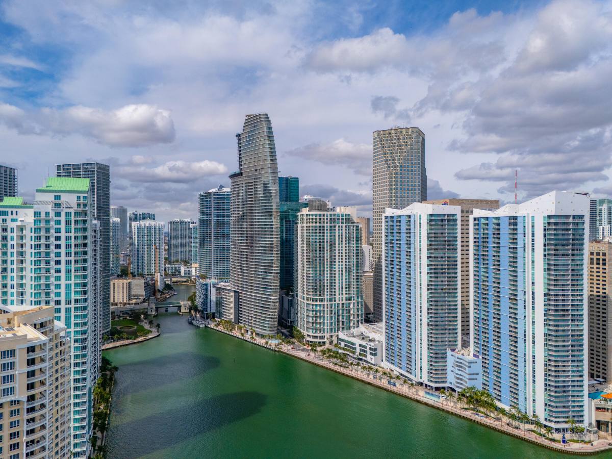 Apartment for rent at 300 S Biscayne Blvd #300T3604, Miami, FL 33131