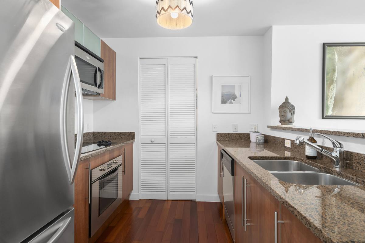 Apartment for rent at 300 S Biscayne Blvd #300T3604, Miami, FL 33131