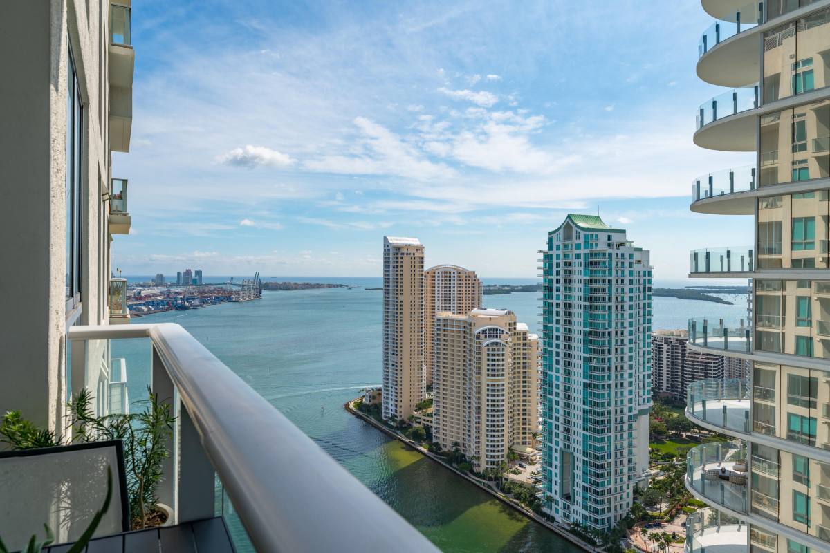Apartment for rent at 300 S Biscayne Blvd #300T3604, Miami, FL 33131
