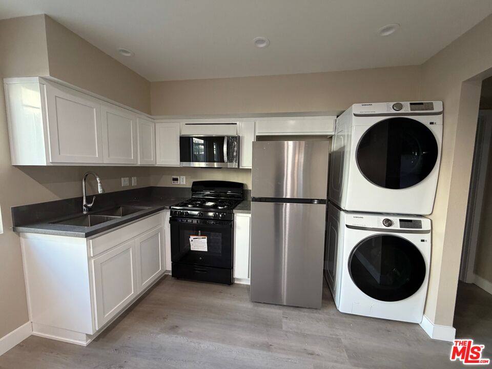 Apartment for rent at 3568 S Budlong Ave #6, Los Angeles, CA 90007