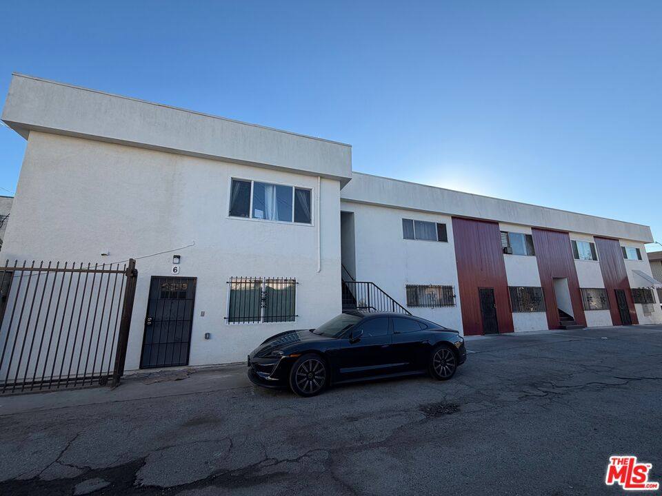 Apartment for rent at 3568 S Budlong Ave #6, Los Angeles, CA 90007