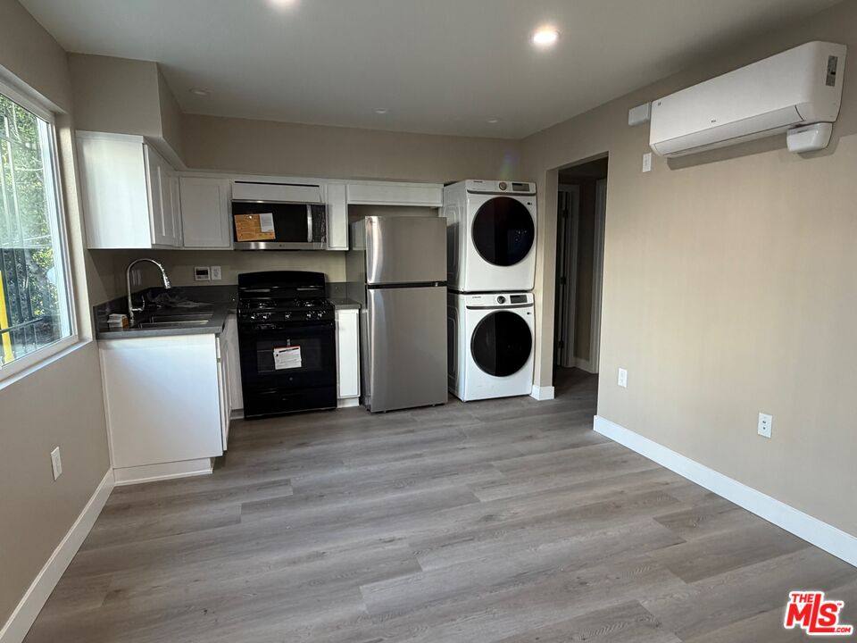 Apartment for rent at 3568 S Budlong Ave #6, Los Angeles, CA 90007