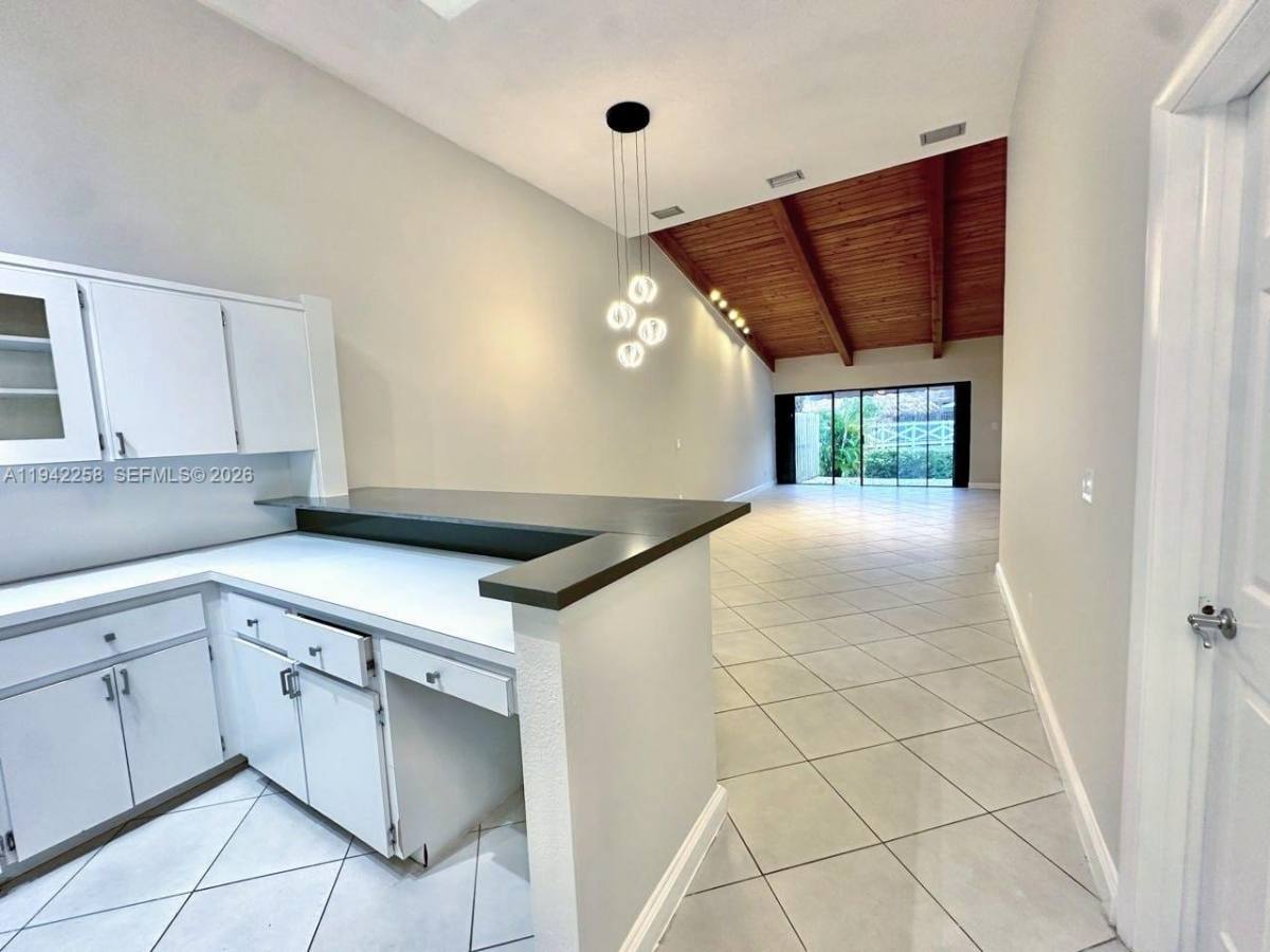 Townhouse for rent at 2753 Parkview Dr S, Hallandale, FL 33009