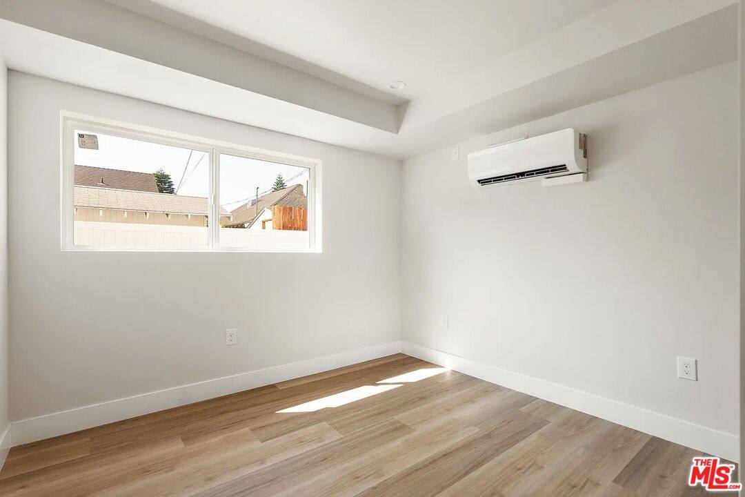 Apartment for rent at 716 W 41st Place #7163 4, Los Angeles, CA 90037