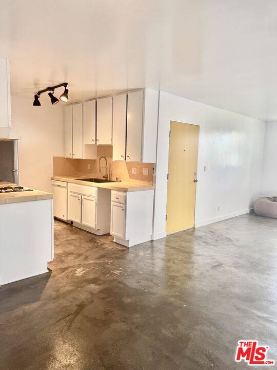 Apartment for rent at 511 Rialto Ave #511-1, Venice, CA 90291