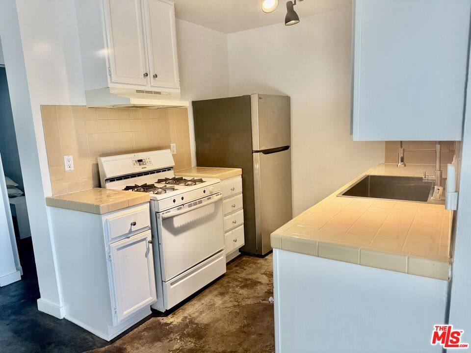 Apartment for rent at 511 Rialto Ave #511-1, Venice, CA 90291