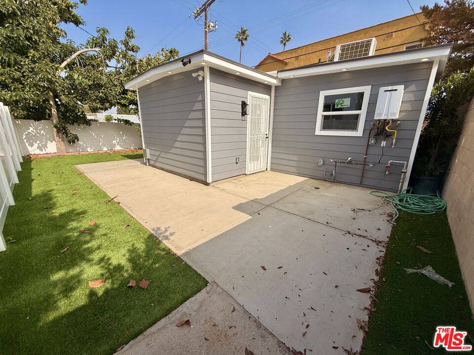 Apartment for rent at 3900 2nd Ave #2312, Los Angeles, CA 90008