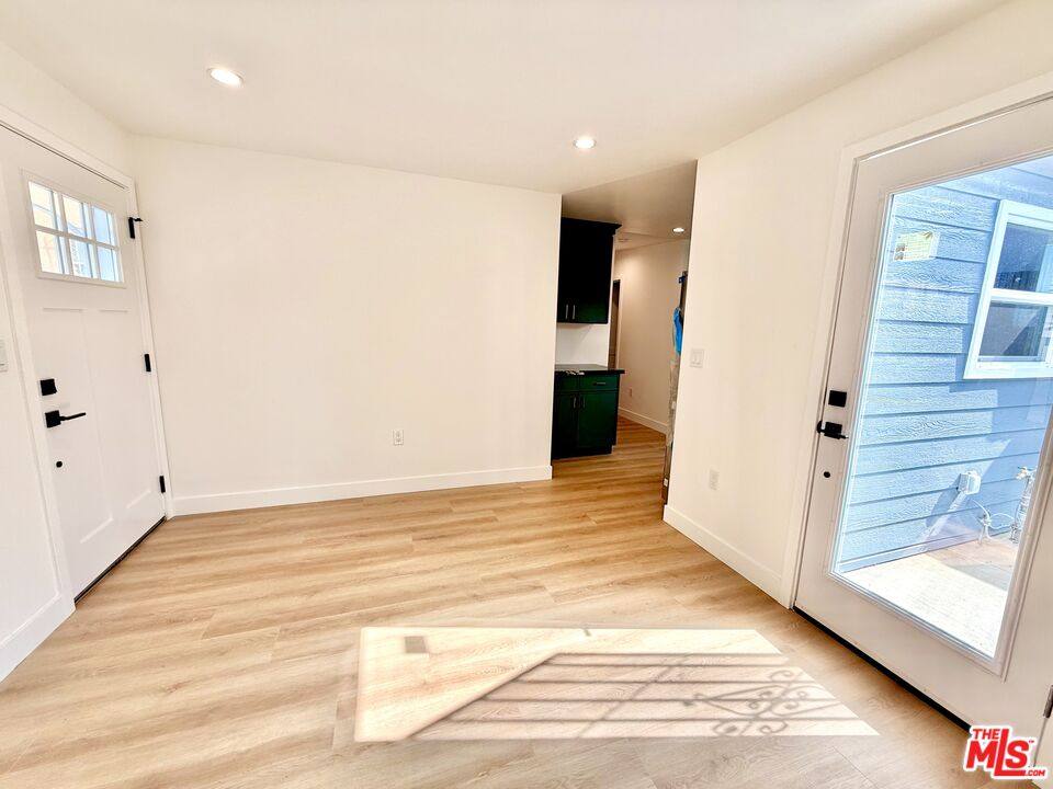 Apartment for rent at 3900 2nd Ave #2312, Los Angeles, CA 90008