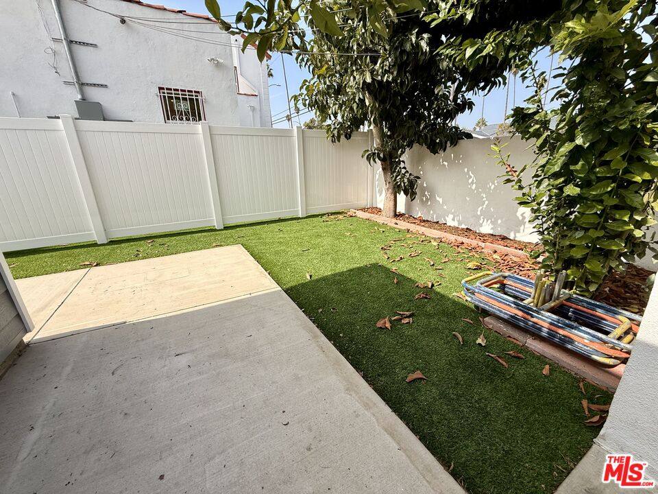 Apartment for rent at 3900 2nd Ave #2312, Los Angeles, CA 90008