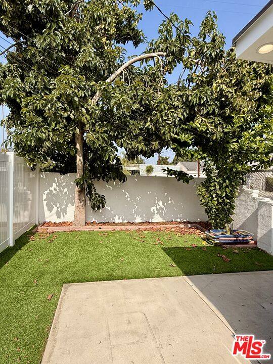 Apartment for rent at 3900 2nd Ave #2312, Los Angeles, CA 90008