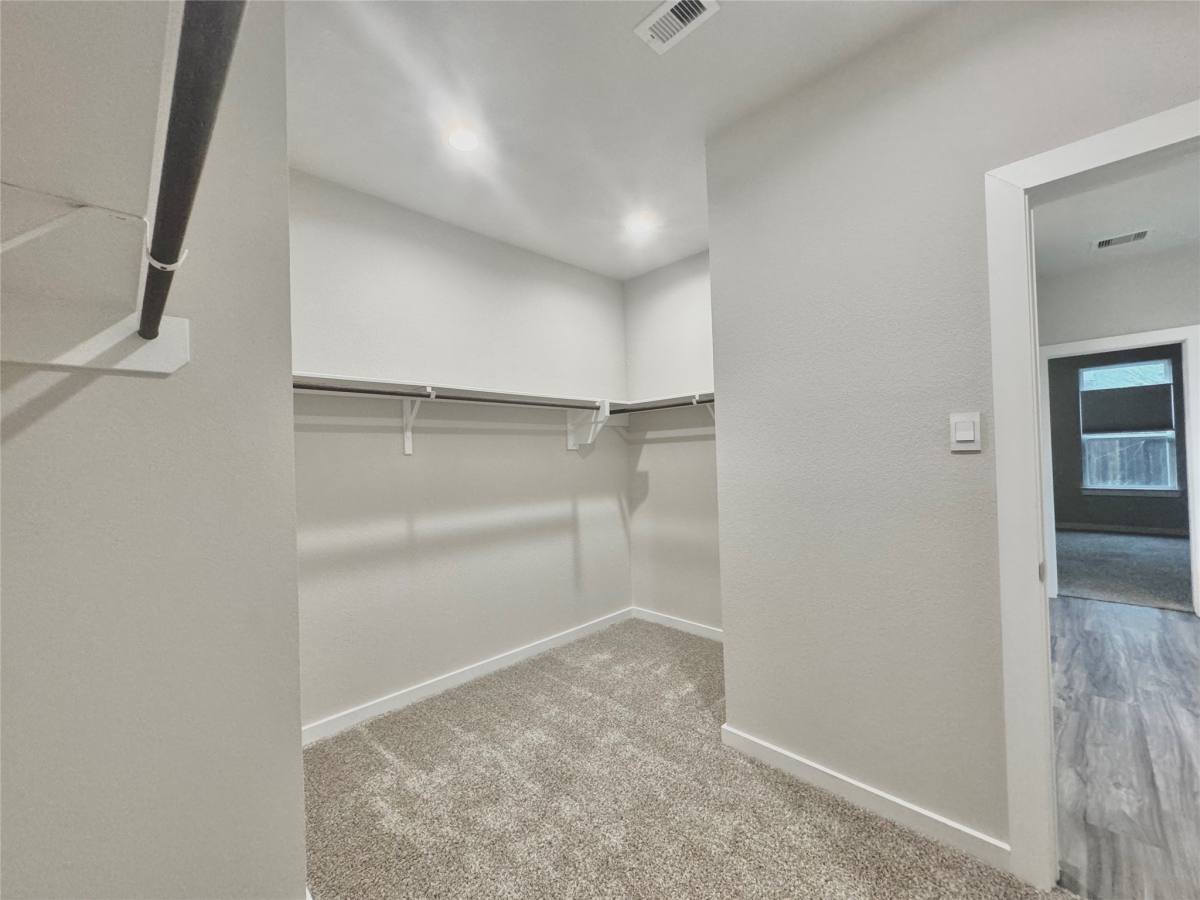 Apartment for rent at 14273 Lake Lodge Dr, Conroe, TX 77384