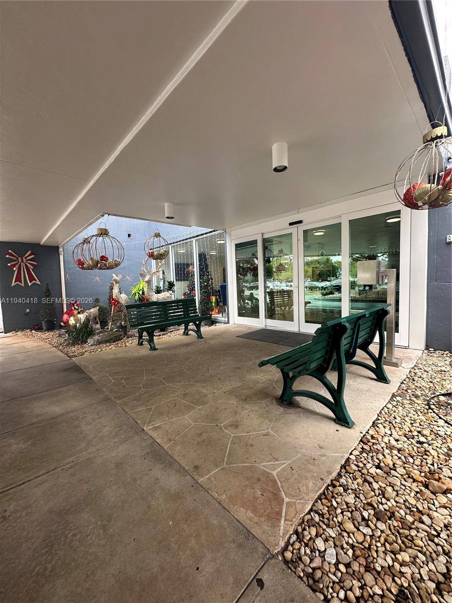 Apartment for rent at 919 Hillcrest Dr #303, Hollywood, FL 33021